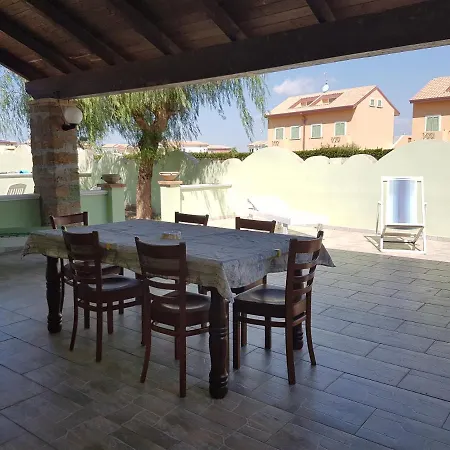 Le Castella Apartment *